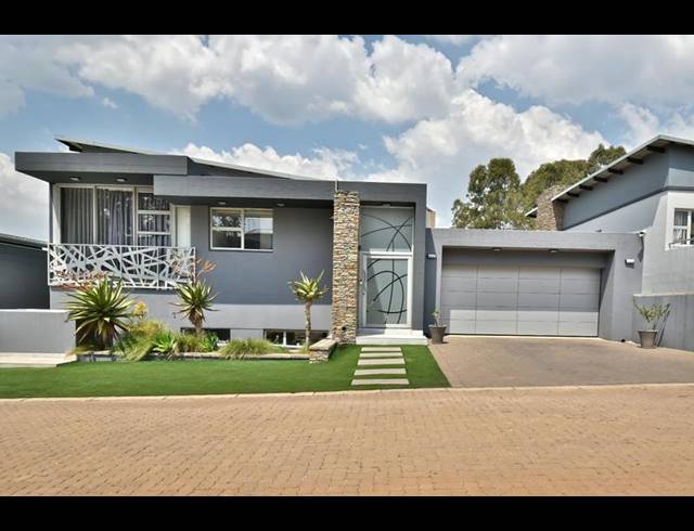 4 BEDROOM HOUSE FOR SALE IN EYE OF AFRICA